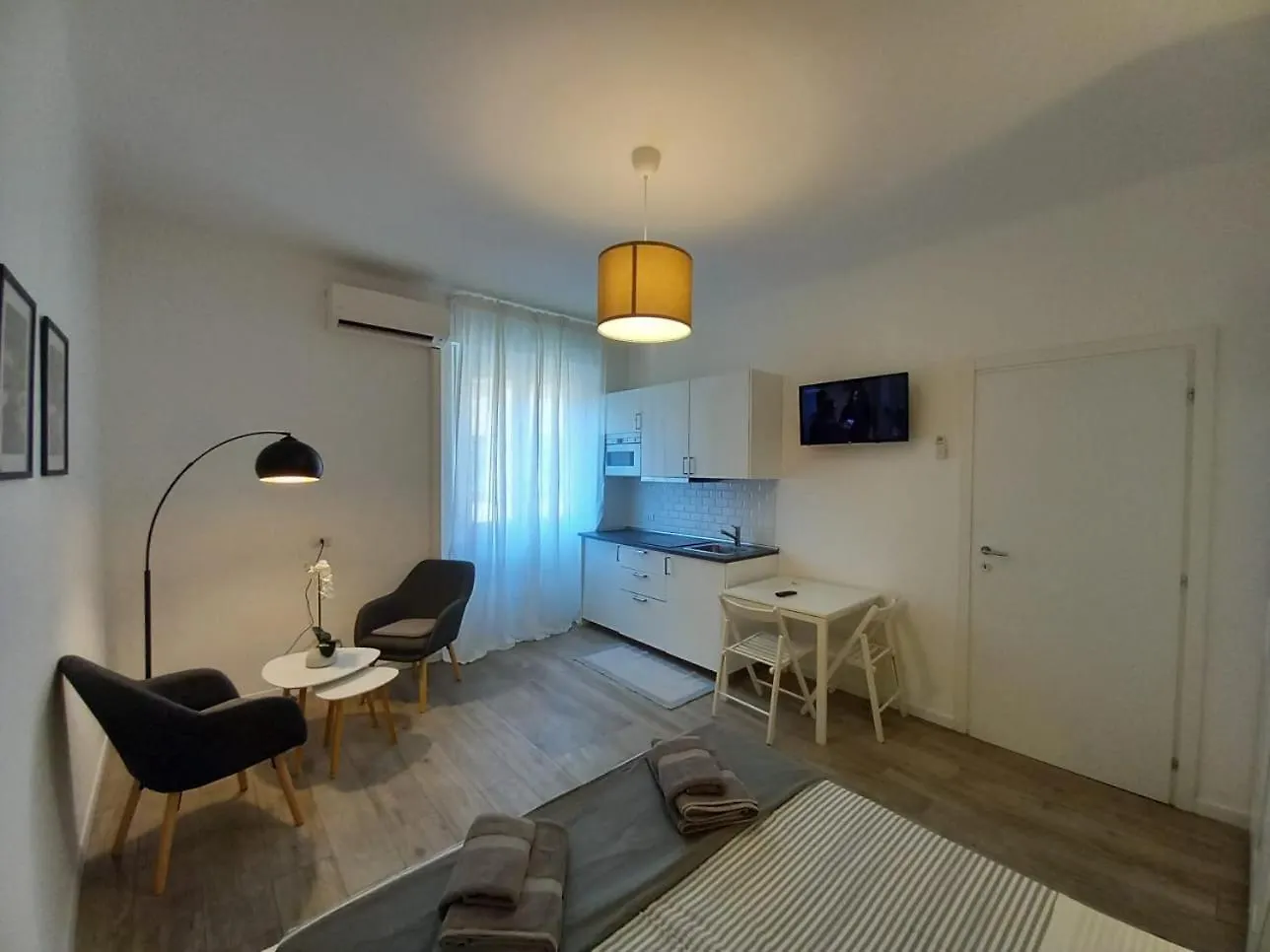 The Comfy Studio Piazza Insubria Milan 0*,